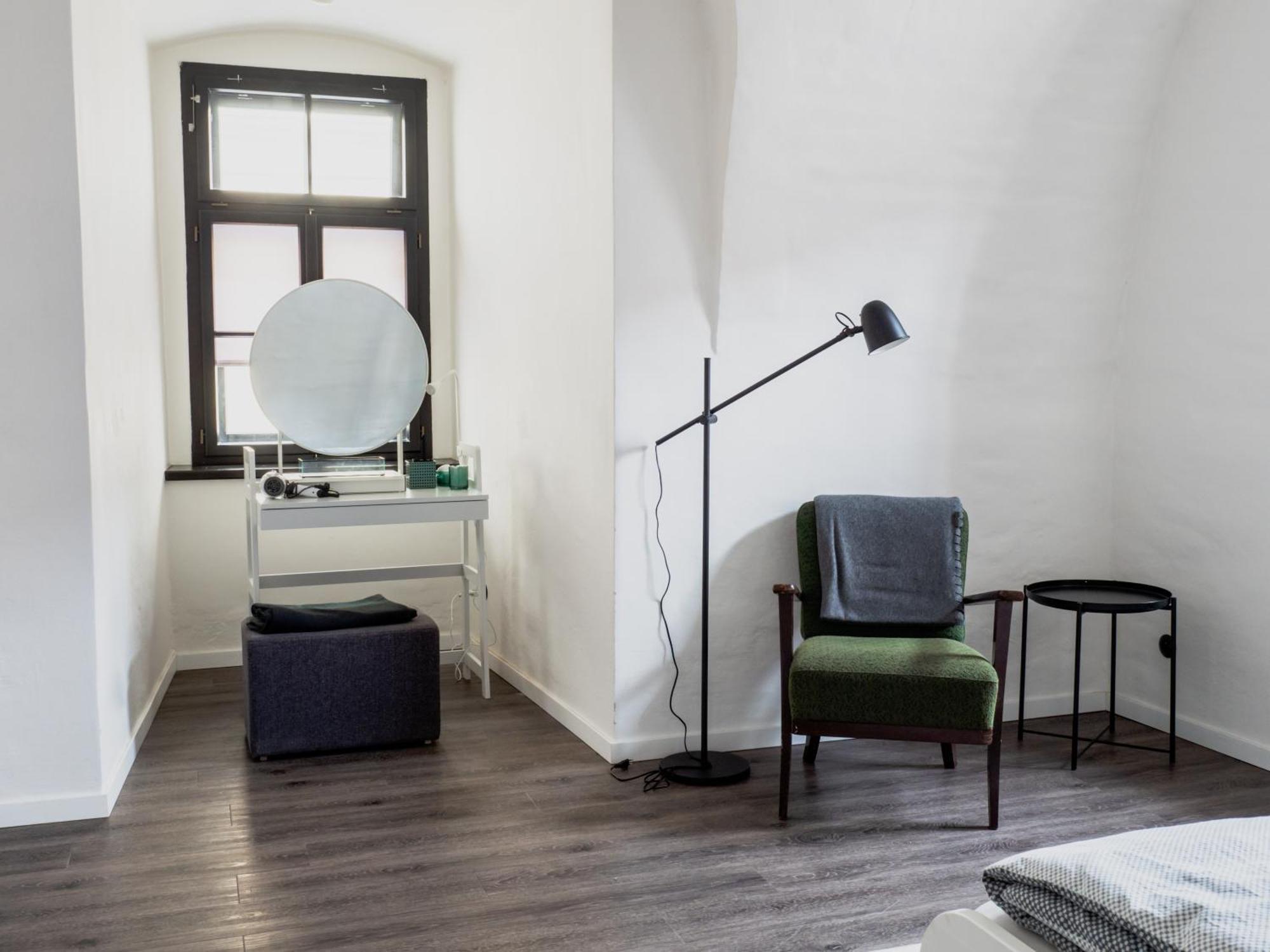 Long Story Short Hostel & Cafe Olomouc Exteriör bild