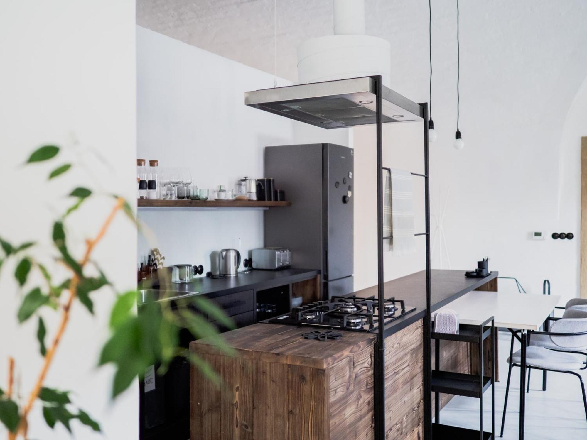 Long Story Short Hostel & Cafe Olomouc Exteriör bild