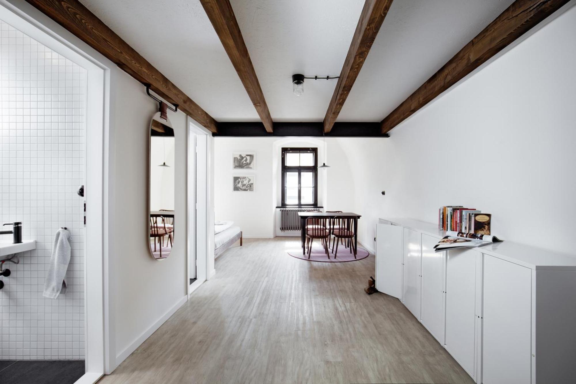 Long Story Short Hostel & Cafe Olomouc Exteriör bild