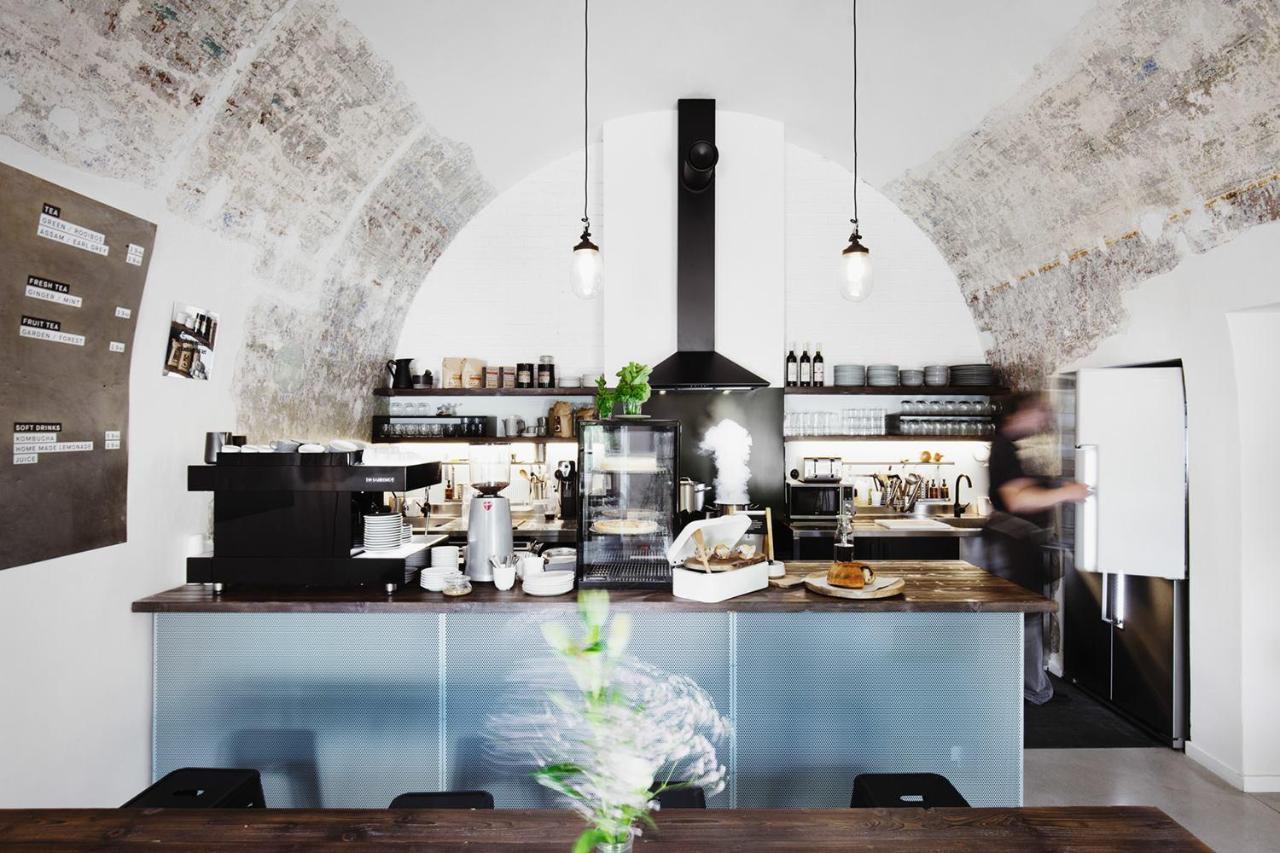 Long Story Short Hostel & Cafe Olomouc Exteriör bild