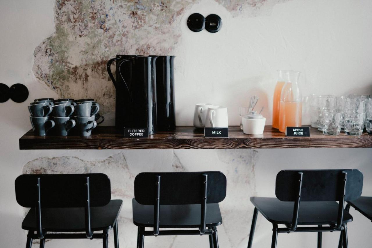 Long Story Short Hostel & Cafe Olomouc Exteriör bild